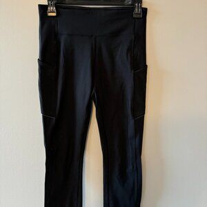 Lululemon black capri leggins size 4